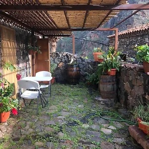 https://casa-rural-el-horno.in-canary-islands.com